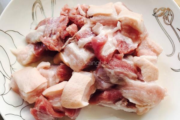 熏鱼红烧肉的做法图解2