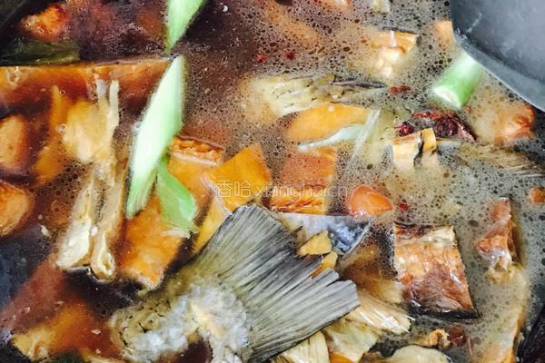 熏鱼红烧肉的做法图解5