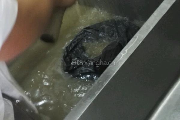鲍汁焗生蚝的做法图解1