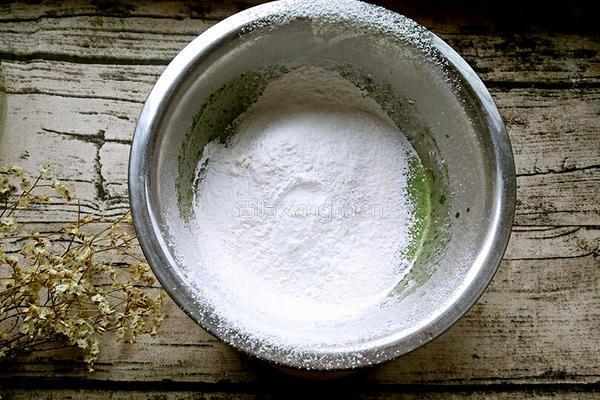 菠菜戚风蛋糕的做法图解6
