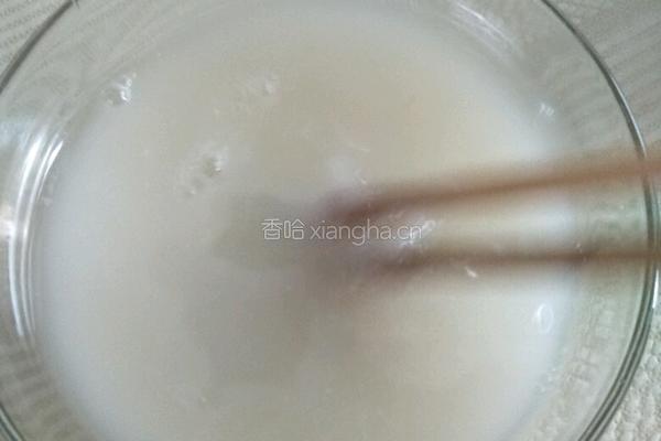 猪肉馅大肉包的做法图解1