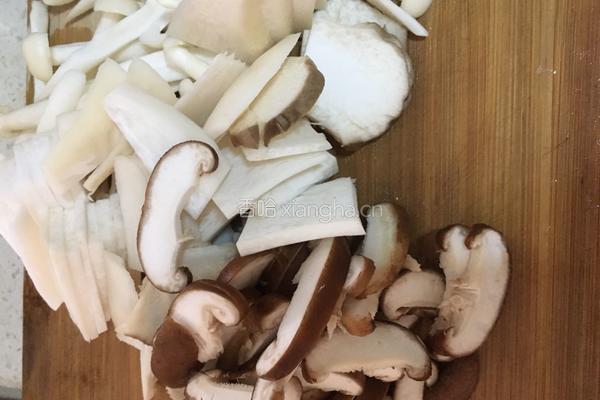 杂菌牛肉片的做法图解2