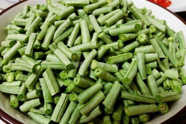 肉沫豇豆的做法图解2