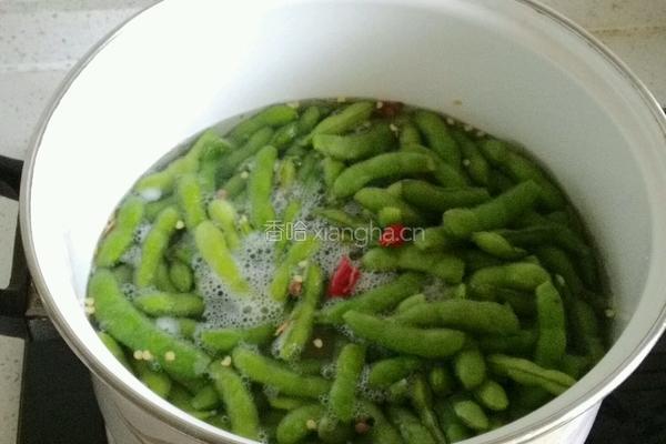 蓝调盐水煮毛豆的做法图解4