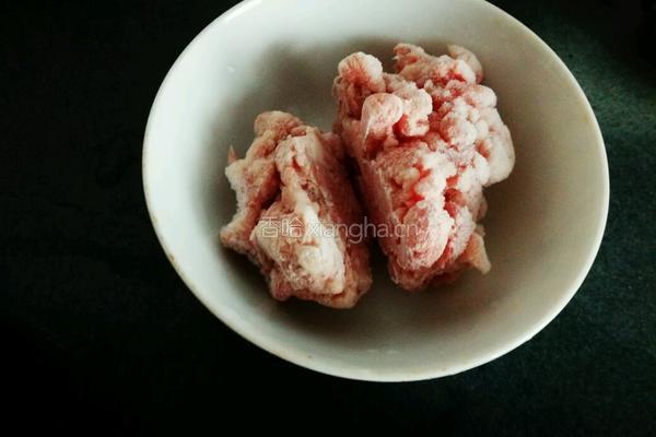 咸鱼肉末粉丝煲的做法图解3