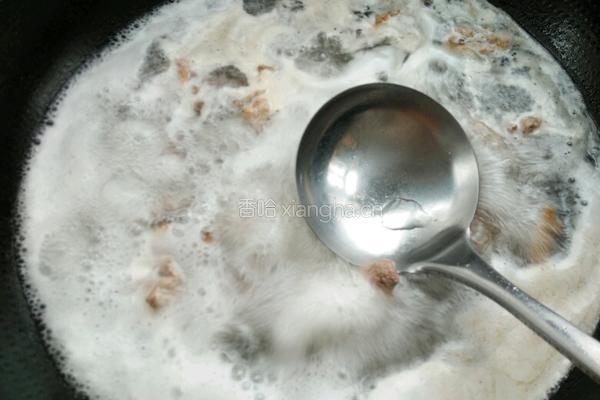 大骨头炖土豆的做法图解2