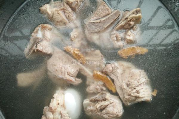 大骨头炖土豆的做法图解3