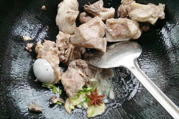 大骨头炖土豆的做法图解7
