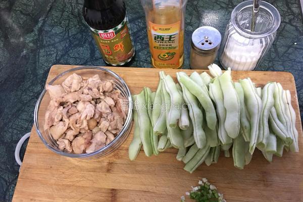 鸡腿炖豆角的做法图解1