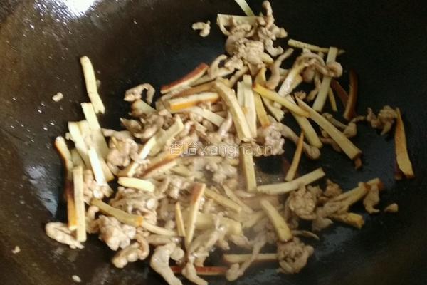 韭菜苔熏干儿炒肉丝的做法图解7