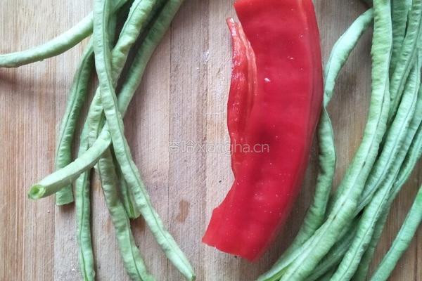 肉丁豆角的做法图解3