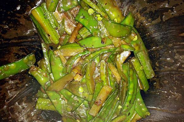 丝瓜炒荷兰豆的做法图解9