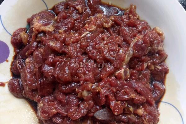 毛豆炒牛肉的做法图解2