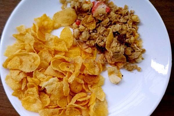 牛奶谷粒玉米片的做法图解2