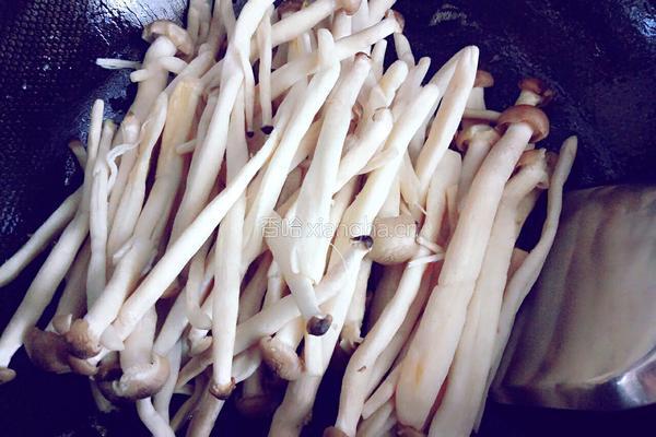 白玉菇炒鸡蛋的做法图解5