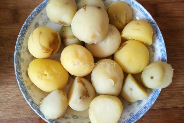 酱烧小土豆的做法图解1