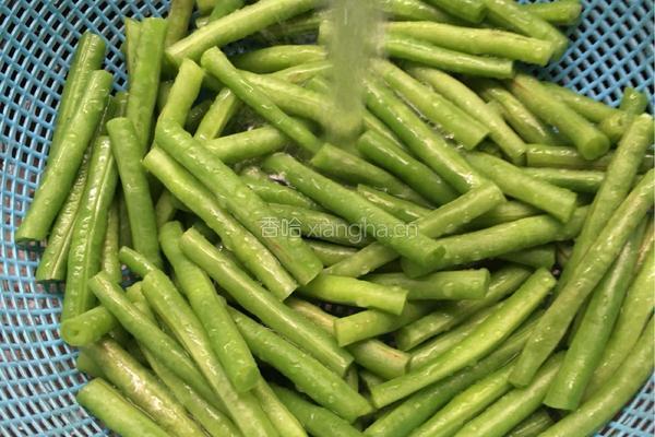 蒜香豆角的做法图解4