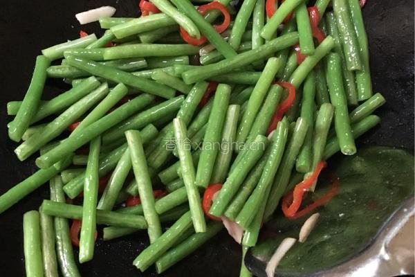 蒜香豆角的做法图解6