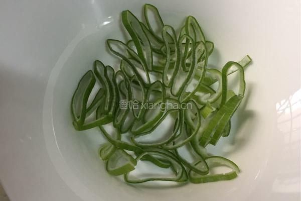 酸辣馄饨的做法图解3