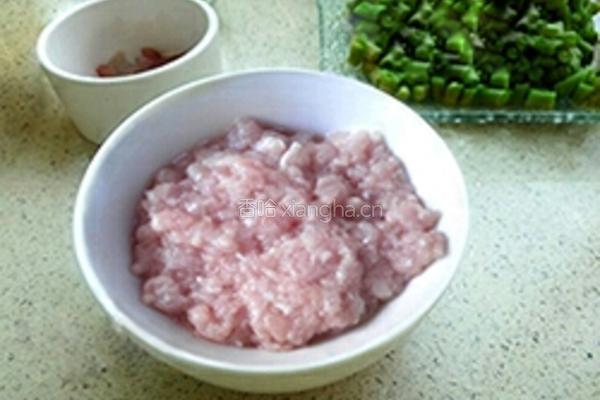 豆角肉末的做法图解1