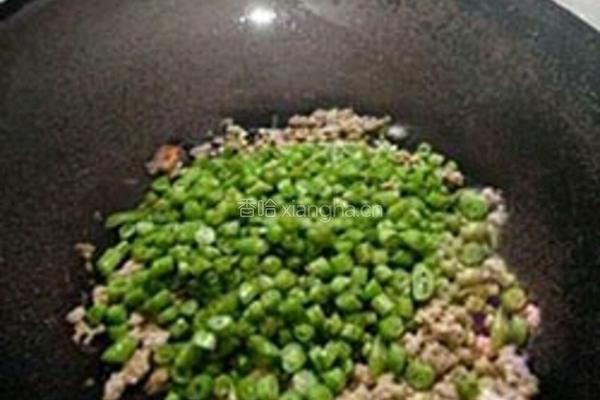 豆角肉末的做法图解3