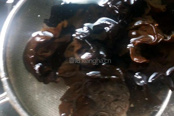 凉拌黑木耳的做法图解4