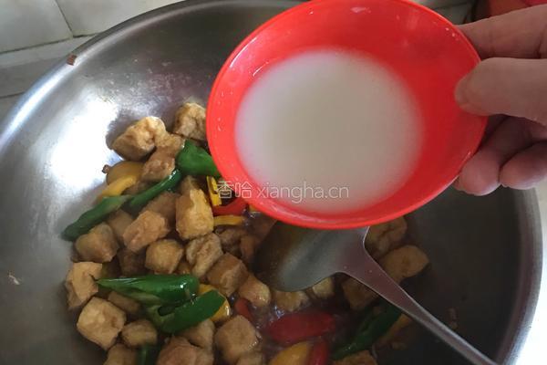 彩椒留豆腐泡的做法图解9