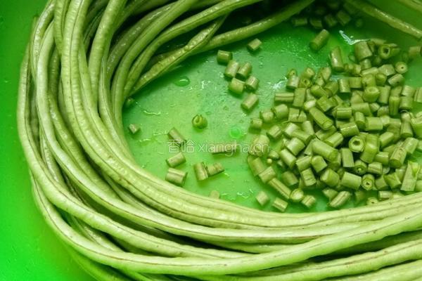 酸豆角(长豆角)的做法图解1