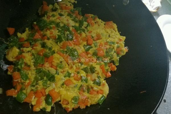 辣椒胡萝卜炒鸡蛋的做法图解5