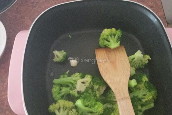 鲍汁西兰花的做法图解2