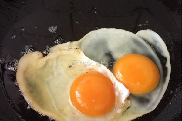 腊肠蛋炒饭的做法图解4