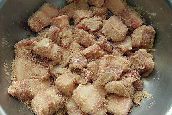 江西米粉蒸肉的做法图解3