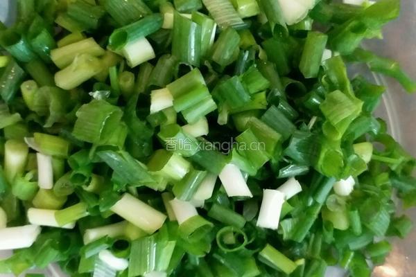 鲨鱼肉丁酸菜炒饭的做法图解4