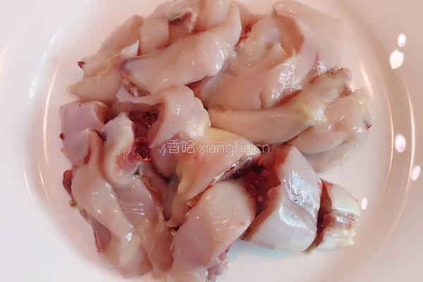 鱼胶炖鸡养颜汤的做法图解1