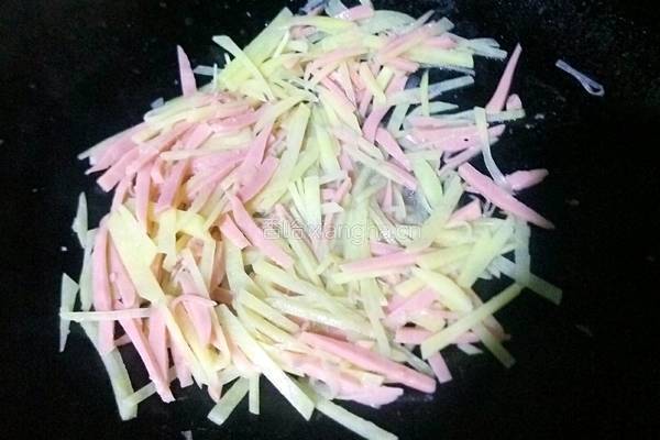 土豆炒火腿的做法图解7