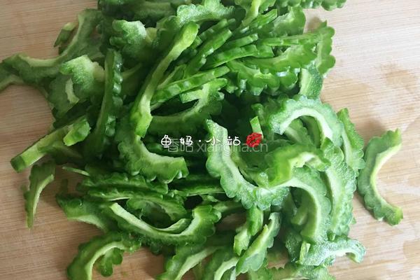 【苦瓜煎蛋】的做法图解2