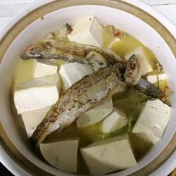 溪鱼炖豆腐的做法[图]