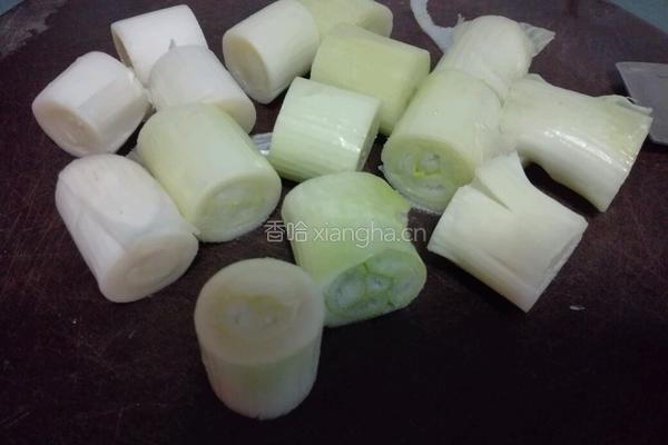 凉拌大葱 凉拌膳葱的做法图解2