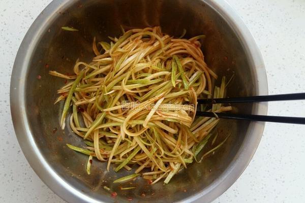 凉拌西葫芦的做法图解4
