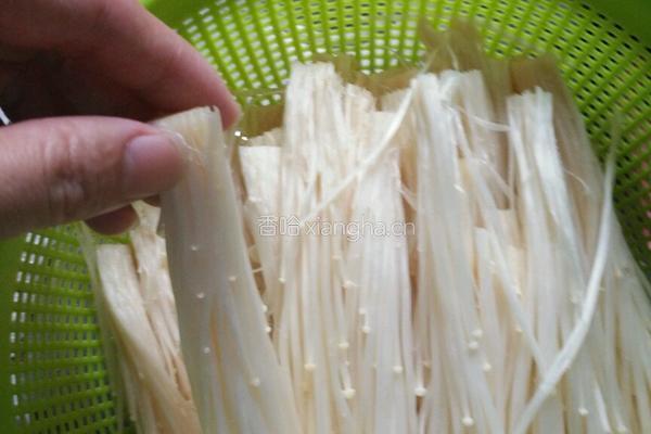 香脆金针菇的做法图解1