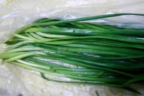 肉馅韭菜馒头的做法图解1