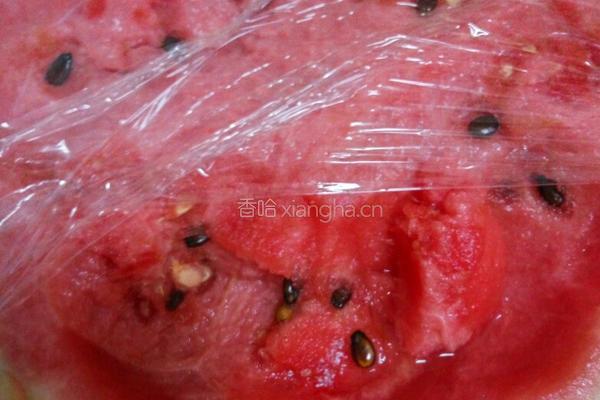 美味西瓜汁（可做冰块）的做法图解1