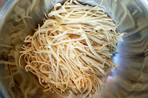 葱油豆芽干豆腐的做法图解2
