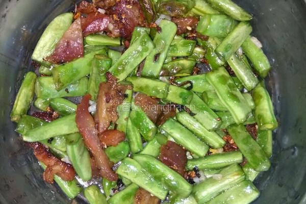 四季豆橄榄菜炒叉烧肉