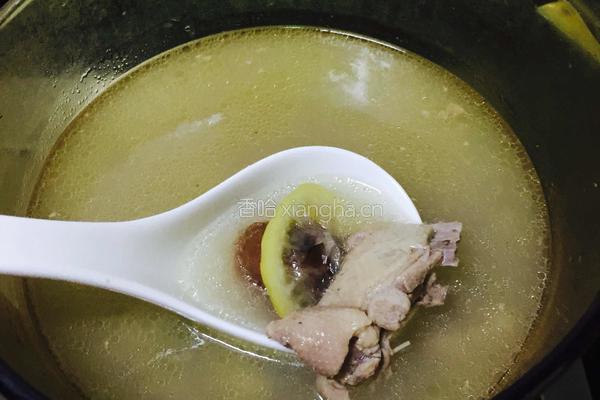 柠檬咸梅煲水鸭汤的做法图解7