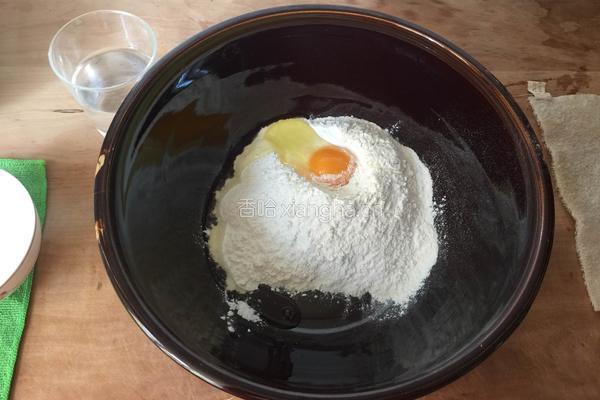 葱花酥油饼的做法图解1