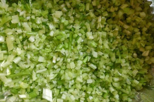 美味的菠菜皮芹菜饺子的做法图解17