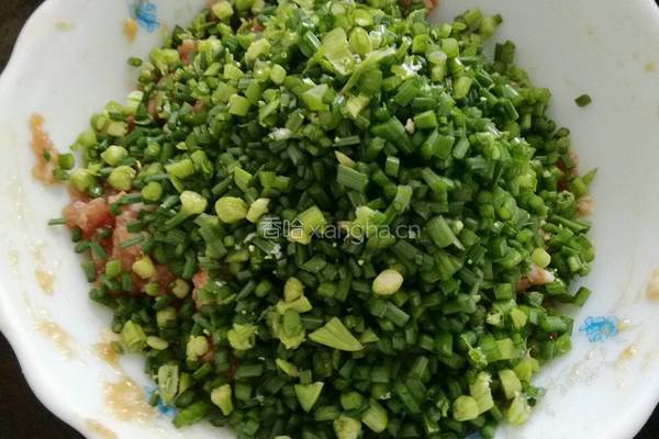 韭菜苔虾仁水饺的做法图解5