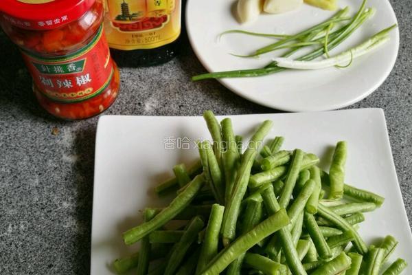 凉拌豆角的做法图解1