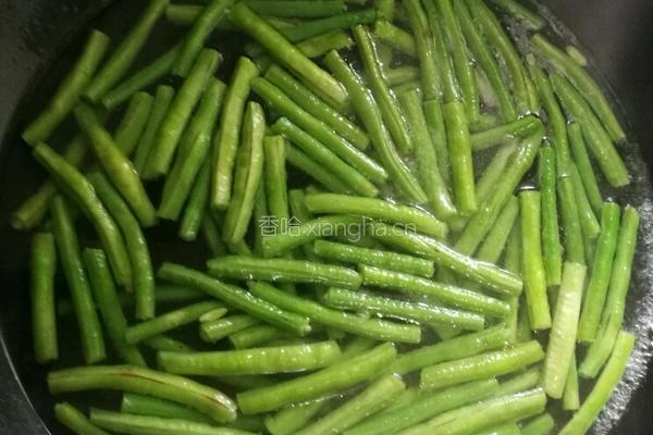 凉拌豆角的做法图解3